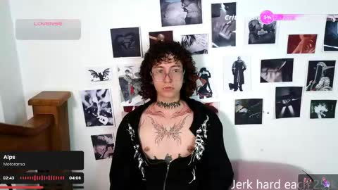 Snapshot of salemqueer_ chatting on May 20, 2026, 12:50 am Sam online show from May 20, 2026, 12:50 am