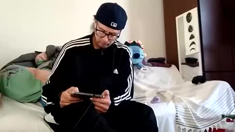 salis1981 online show from February 10, 2025, 6:24 pm