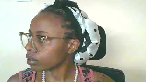 Snapshot of sallykim0 chatting on June 18, 2026, 2:32 pm sallykim0 online show from June 18, 2026, 2:32 pm