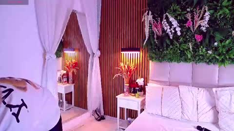Snapshot of salmaroze chatting on June 5, 2026, 2:40 am SalmaRoze online show from June 5, 2026, 2:40 am