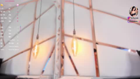 salome_nova online show from September 23, 2025, 8:01 pm