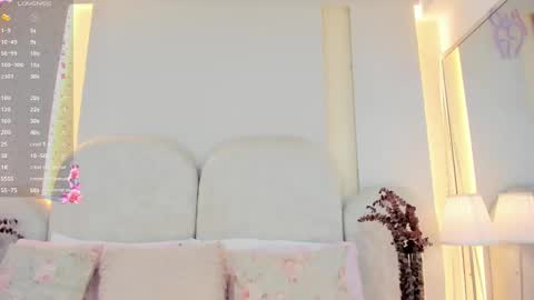   online show from October 16, 2025, 7:59 pm