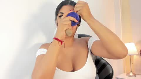   online show from November 16, 2025, 2:00 pm