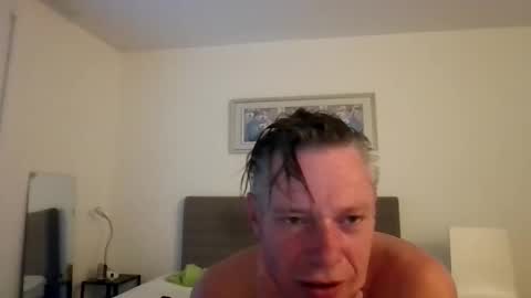 Snapshot of salsapaulus chatting on April 26, 2026, 8:12 am salsapaulus online show from April 26, 2026, 8:12 am