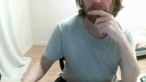 Saltimbanquier  Salt  ou  Banquier  online show from January 17, 2025, 2:50 pm