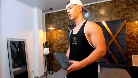 SALVATORE online show from February 10, 2025, 11:36 am