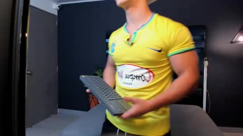 SALVATORE online show from March 11, 2025, 2:18 pm