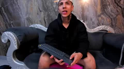 SALVATORE online show from September 16, 2025, 11:33 am