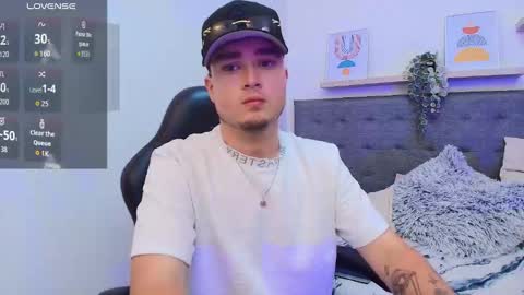 Salvatore  online show from September 19, 2025, 10:10 pm