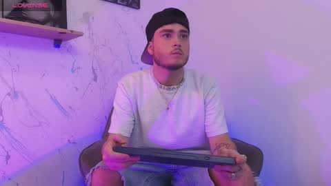 Salvatore  online show from November 3, 2025, 9:59 pm