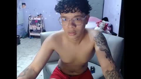 sam_latino22 online show from November 19, 2025, 7:03 pm