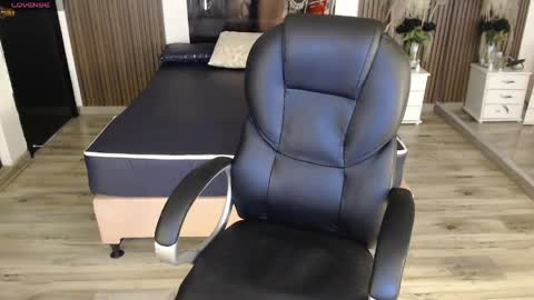 SAM MANSON online show from April 15, 2026, 12:12 pm