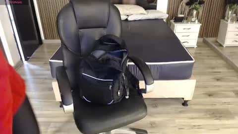 SAM MANSON online show from April 21, 2026, 12:11 pm