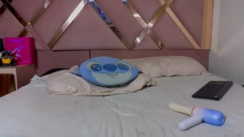 sam_pay__ online show from May 19, 2026, 9:54 pm