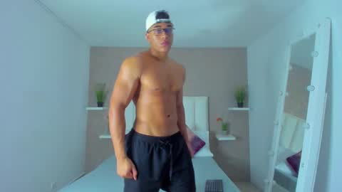 Snapshot of sam_rouge chatting on February 24, 2025, 5:53 pm sam_rouge online show from February 24, 2025, 5:53 pm