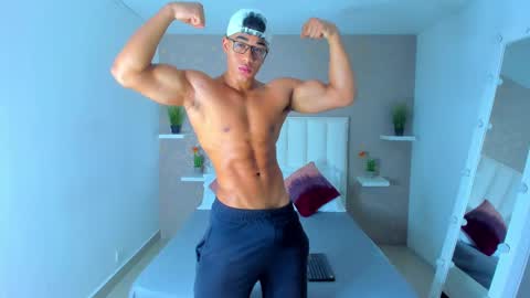 Snapshot of sam_rouge chatting on February 28, 2025, 5:48 pm sam_rouge online show from February 28, 2025, 5:48 pm