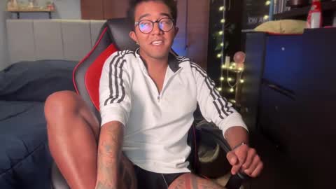 SAMUEL THOMPSON online show from February 27, 2025, 7:04 pm