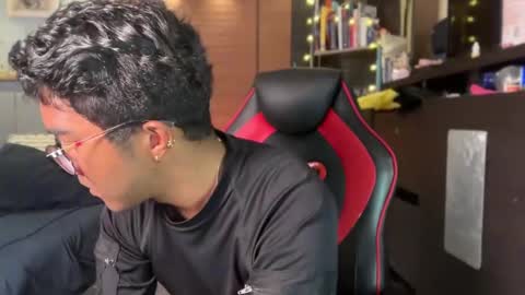 SAMUEL THOMPSON online show from March 4, 2025, 9:11 pm