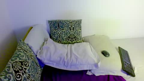 Snapshot of samanta_r_ chatting on July 9, 2026, 6:45 pm Samanta online show from July 9, 2026, 6:45 pm