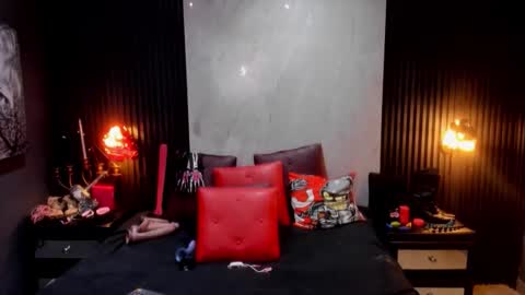 Samanta online show from April 17, 2026, 7:28 pm