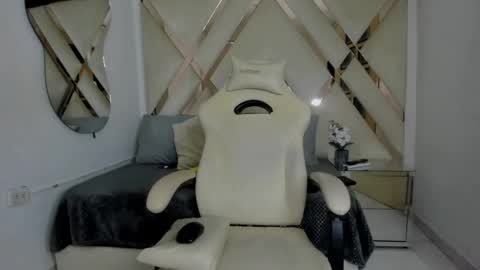 Snapshot of samantaht chatting on December 6, 2024, 1:44 pm samantaht online show from December 6, 2024, 1:44 pm