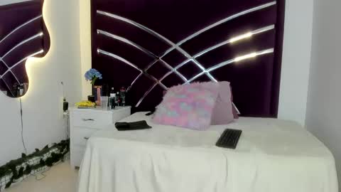 Snapshot of samantaht chatting on February 7, 2025, 9:15 pm samantaht online show from February 7, 2025, 9:15 pm