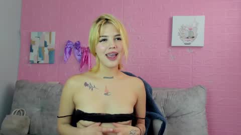 samantha_browwnn online show from December 20, 2024, 4:25 pm