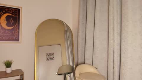 samantha_lux_ online show from October 8, 2025, 10:13 am