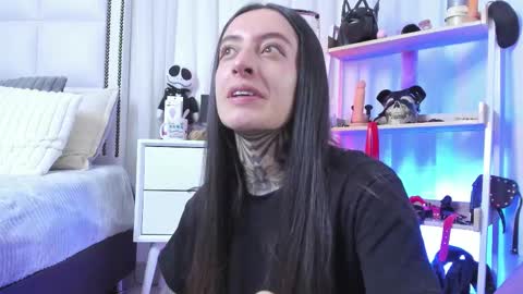 Fernanda online show from September 23, 2025, 1:47 pm