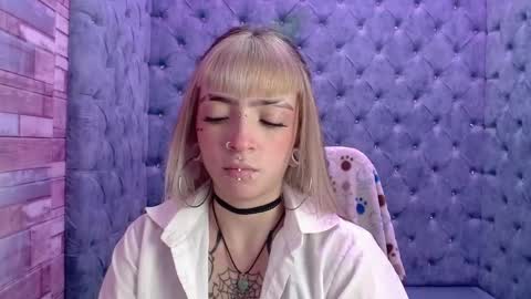 Snapshot of samanthaa_smitth chatting on October 3, 2025, 4:20 am Samantha Smitth online show from October 3, 2025, 4:20 am