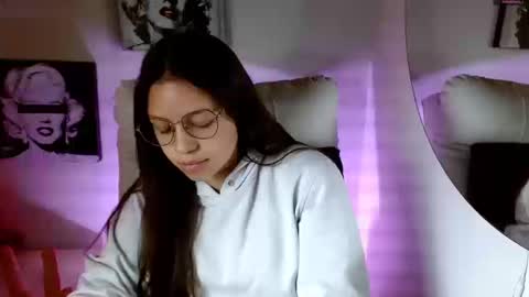 Samantha online show from September 10, 2025, 3:01 pm