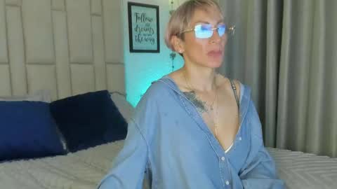 Snapshot of samanthaxmami chatting on January 18, 2025, 2:14 am Samixmami online show from January 18, 2025, 2:14 am