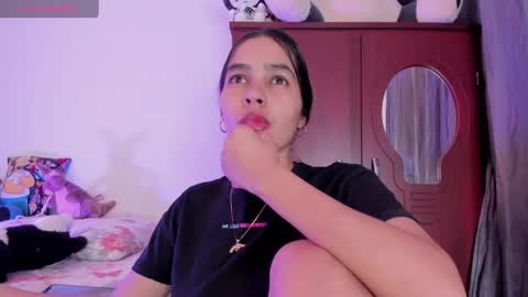 Snapshot of samara_jonnes_ chatting on May 23, 2026, 4:50 am Samara is my name a pleasure delighted that you are here leave your thumb up it is important to me online show from May 23, 2026, 4:50 am