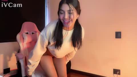 Snapshot of samara_lam chatting on February 1, 2025, 7:02 pm Sammy online show from February 1, 2025, 7:02 pm