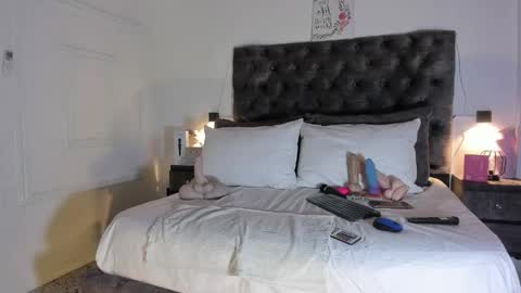Snapshot of samara_warren77 chatting on April 30, 2026, 9:52 pm Samara Warren online show from April 30, 2026, 9:52 pm