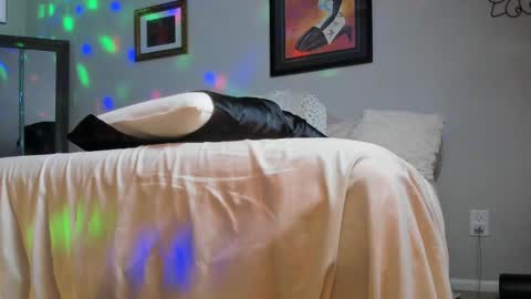 Yaya online show from February 8, 2025, 9:13 am