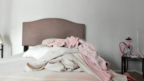 Yaya online show from September 18, 2025, 2:41 pm