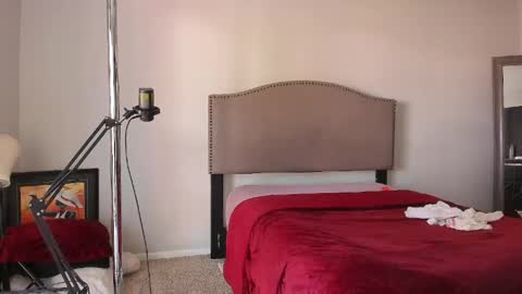 Yaya online show from April 8, 2026, 10:10 pm