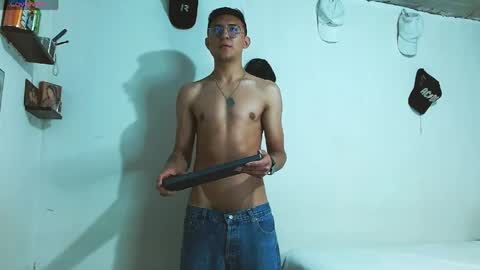 Snapshot of samfox_ chatting on May 9, 2026, 10:31 am SAM online show from May 9, 2026, 10:31 am