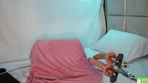 sammy_liz2 online show from March 4, 2025, 2:53 pm