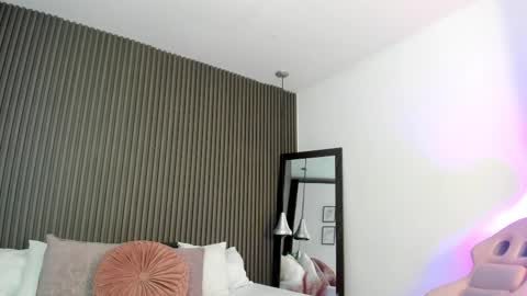 Axel online show from September 28, 2025, 8:47 pm