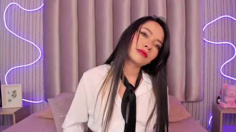 Samantha   online show from April 18, 2026, 3:32 am