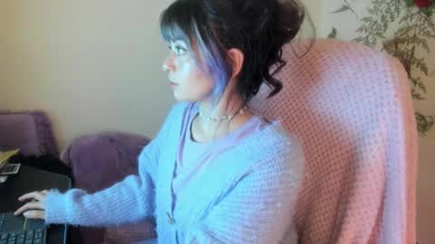   online show from October 10, 2025, 4:55 am