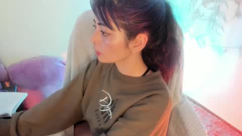   online show from December 15, 2025, 10:08 am