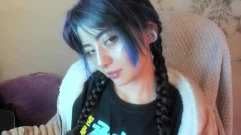   online show from December 23, 2025, 6:33 am