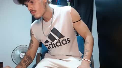 Snapshot of sammytop22 chatting on September 18, 2025, 9:39 pm sammy model independiente online show from September 18, 2025, 9:39 pm