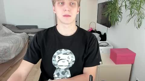 Snapshot of samuel_clark chatting on October 17, 2025, 9:01 am Sam online show from October 17, 2025, 9:01 am