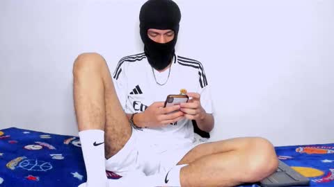   online show from October 17, 2025, 6:49 am