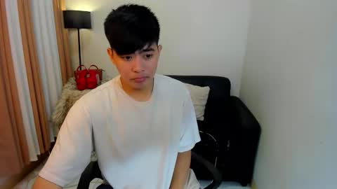 Snapshot of samuelangelo chatting on February 3, 2025, 3:53 am Sam online show from February 3, 2025, 3:53 am