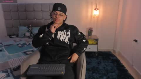 samxx_muscle online show from November 22, 2025, 1:43 pm